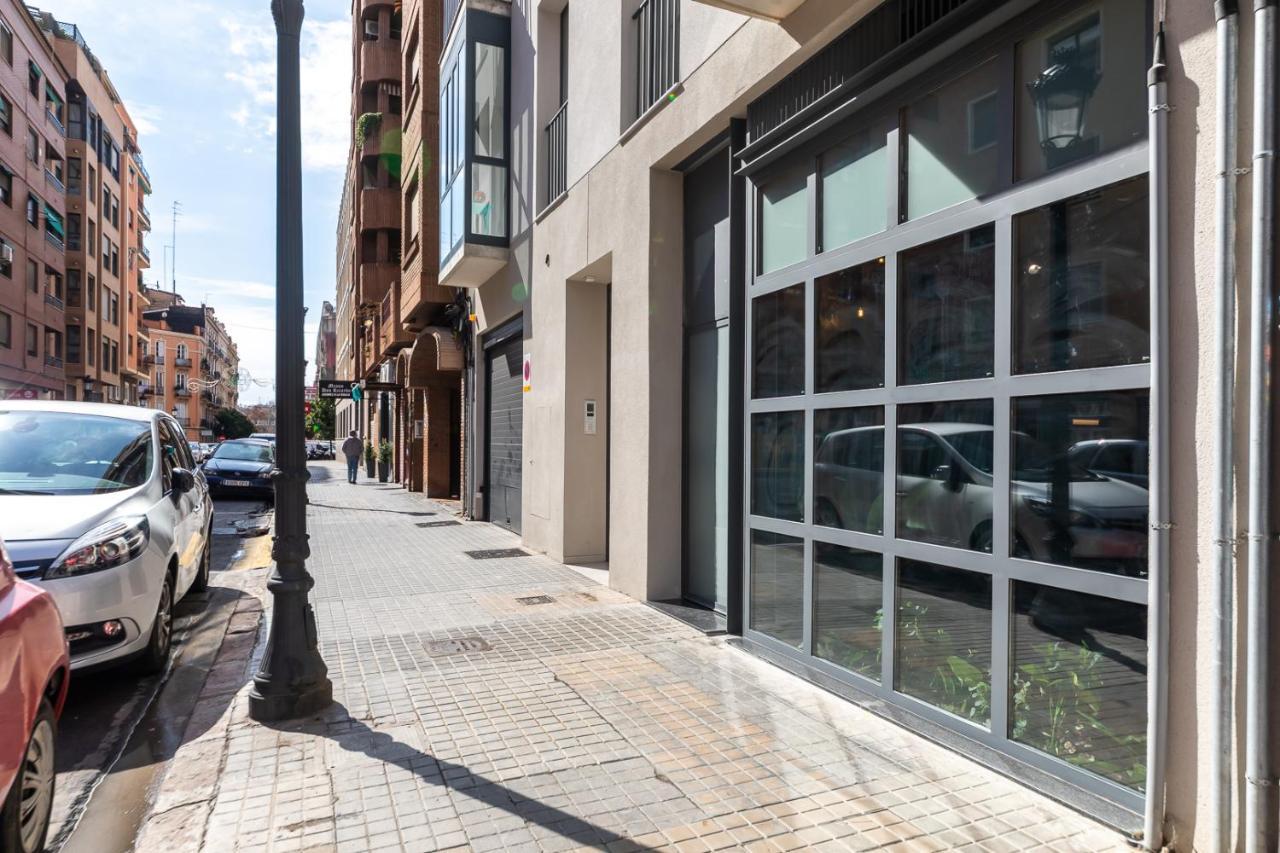 Encantador Loft A Un Paso Del Rio Turia Valencia Exterior photo